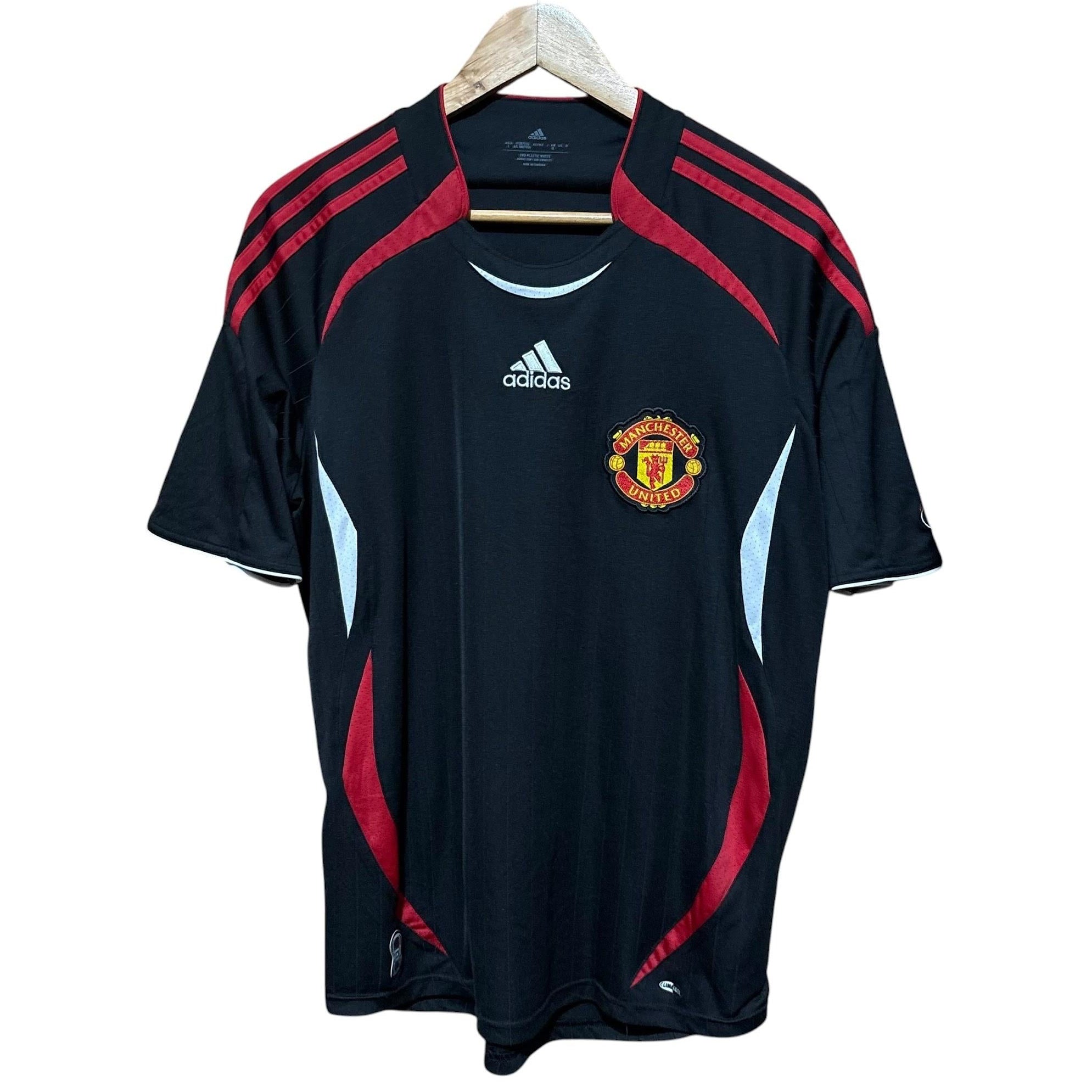 Manchester United Trainer 2021-22 - Large