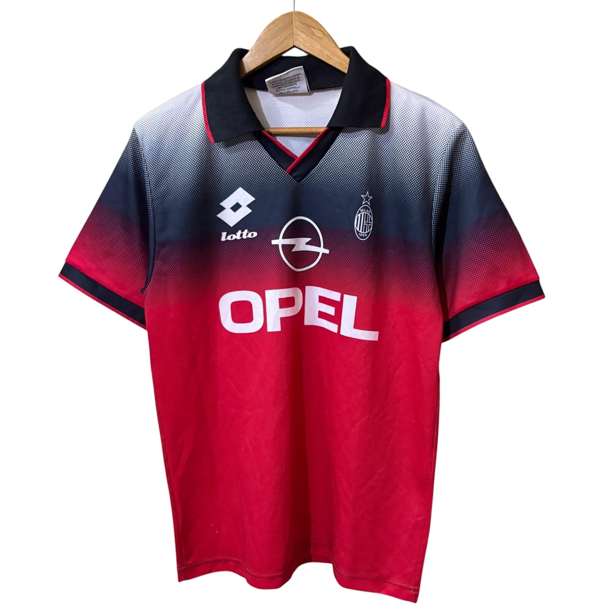 AC Milan Trainer 2011 - Small